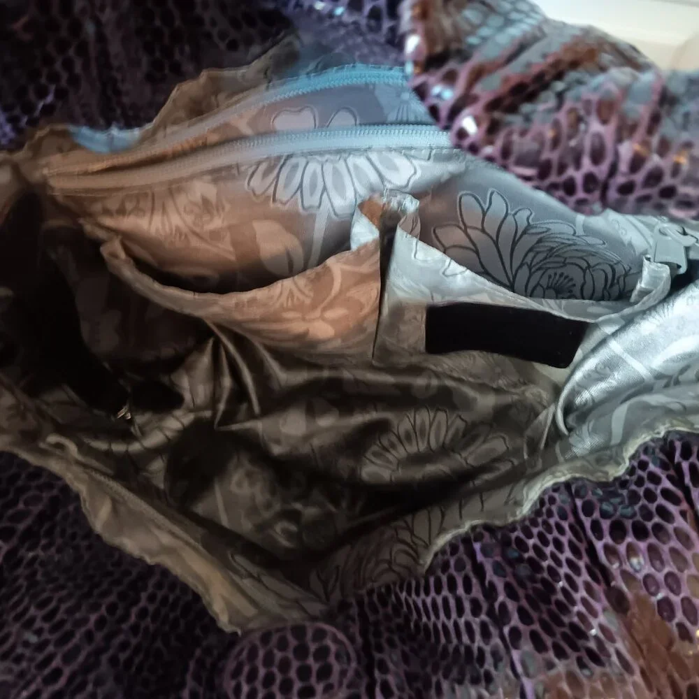 VINTAGE WOMEN'S BRIGHTON NOLITA PURPLE PATENT LEATHER HOBO BAG